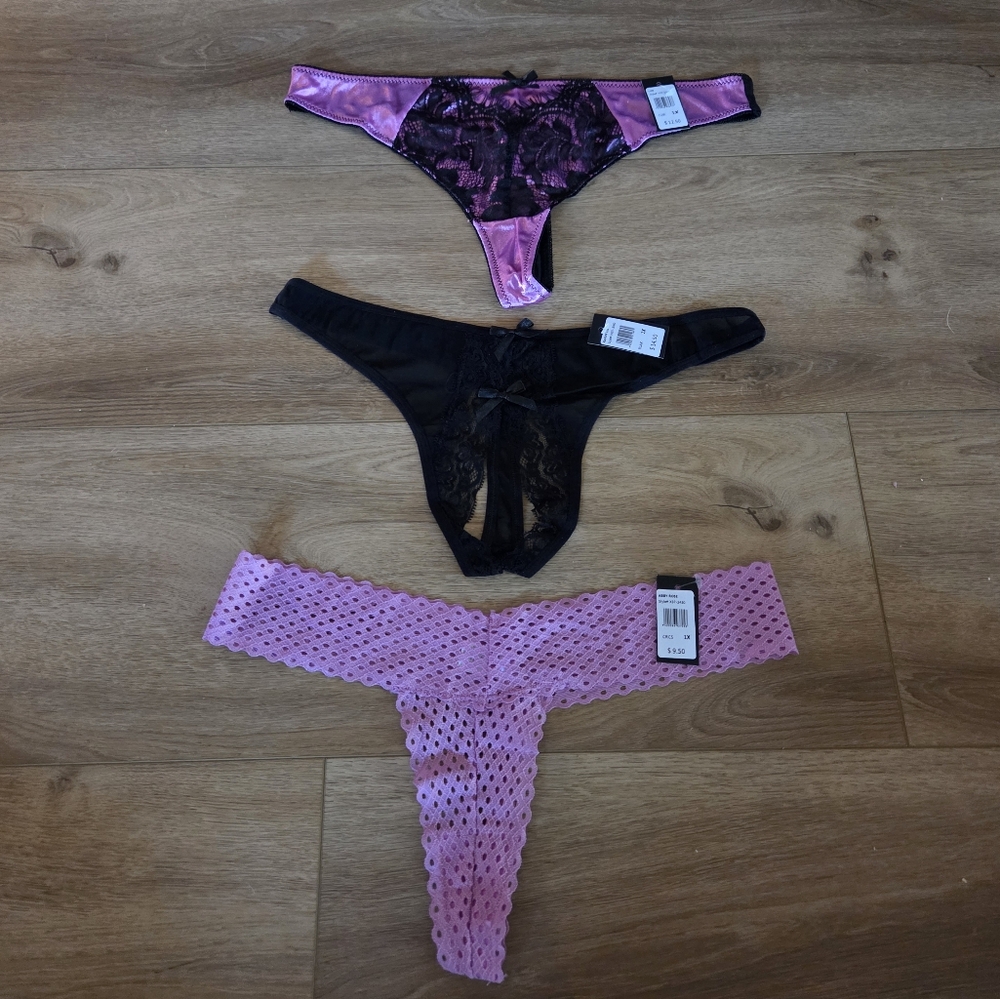 Fredericks of Hollywood  Purple and Black Thong Set of‎ 3 NEW